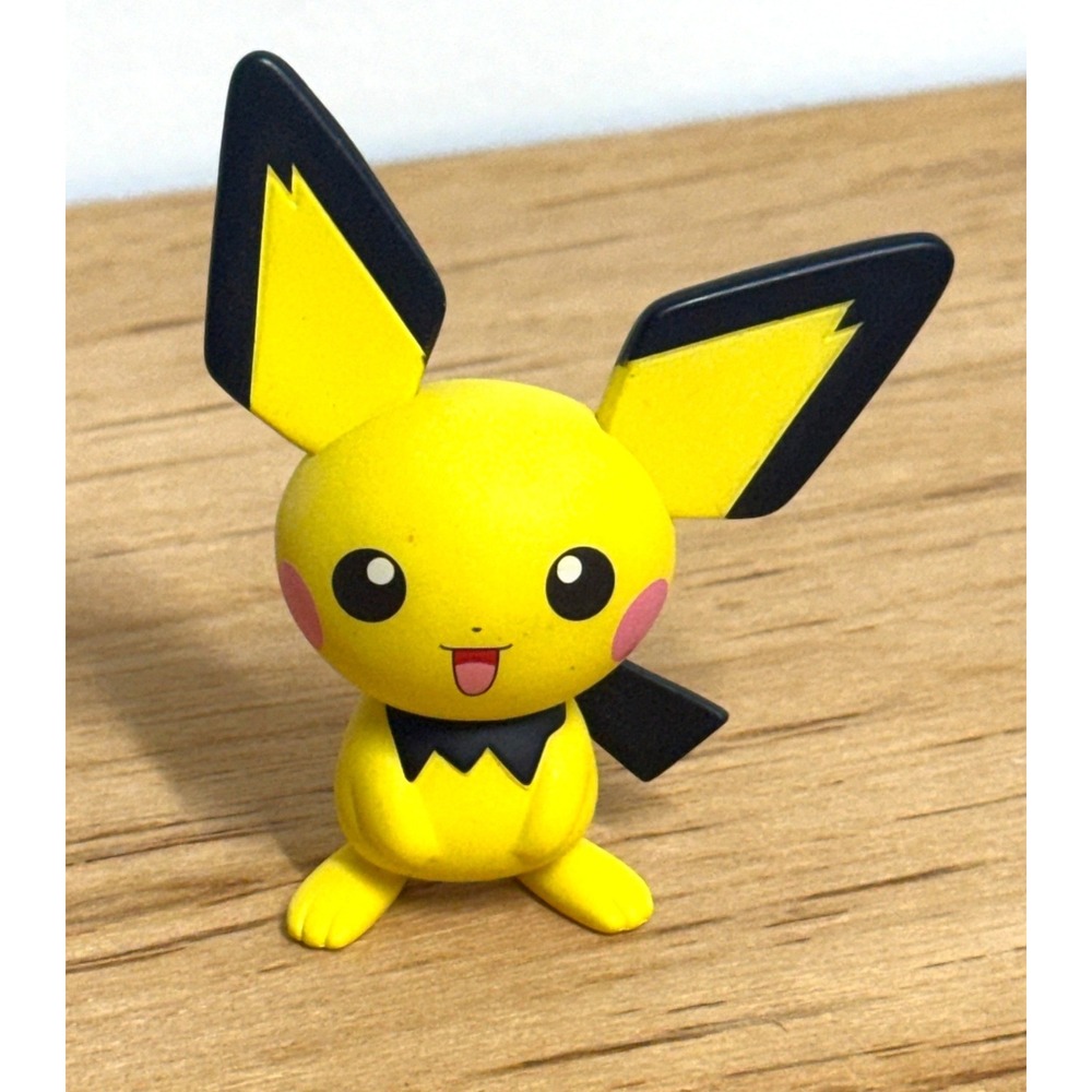 Vintage 1997 Nintendo Pokemon Pichu Mini Figure